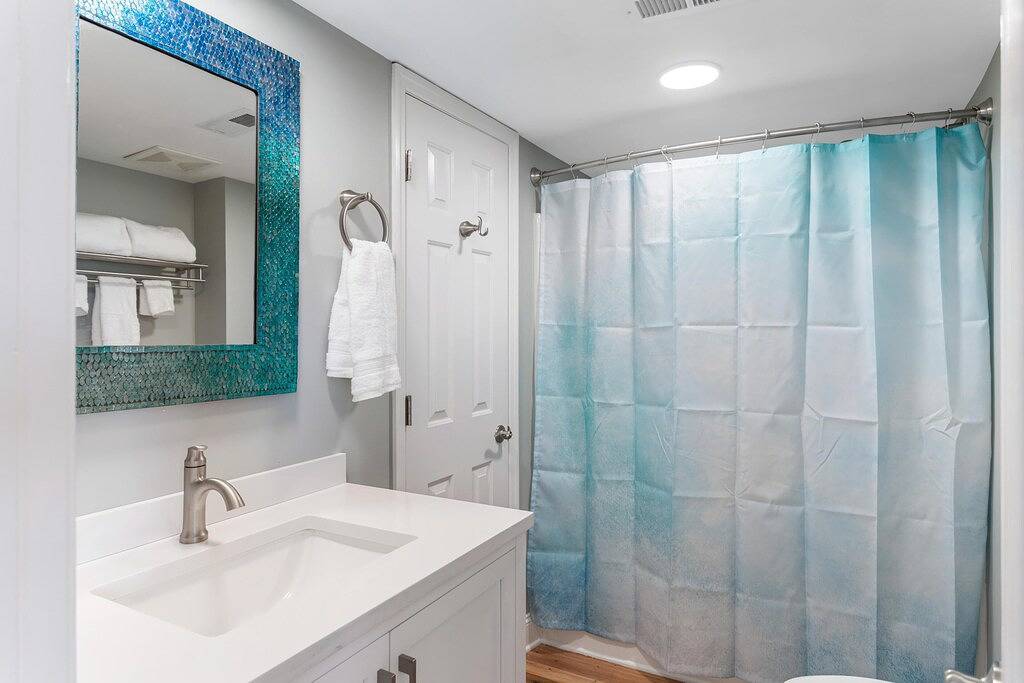 Beautiful Marsh & Golf view. Walking distance to the beach & Conference Center. in Wild Dunes, Isle of Palms