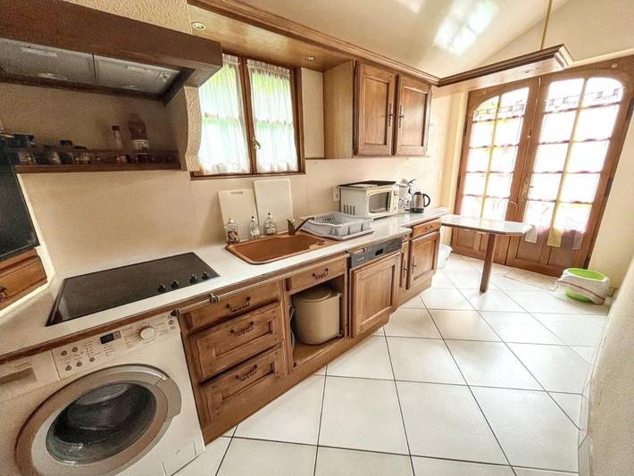 Location de vacances pour 6 personnes, avec jardin et terrasse à Lanobre - 4