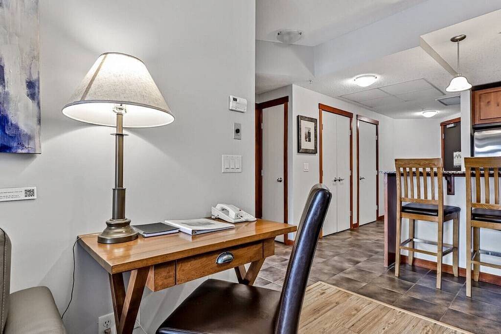 Ganze Wohnung, Spektakuläre Aussicht, Platz für bis zu 8, lokale Erfahrung! in Canmore, Banff-Nationalpark