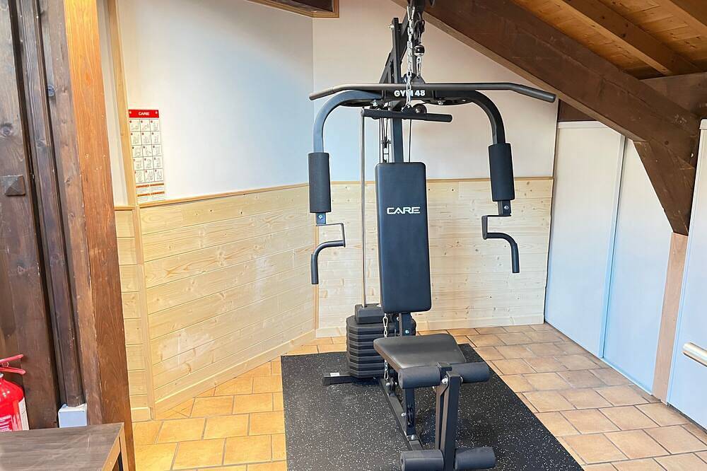 Chalet \"6p Simple - Patchy\" with Mountain View, Private Terrace, and Wi-Fi in Verchaix, Bonneville region