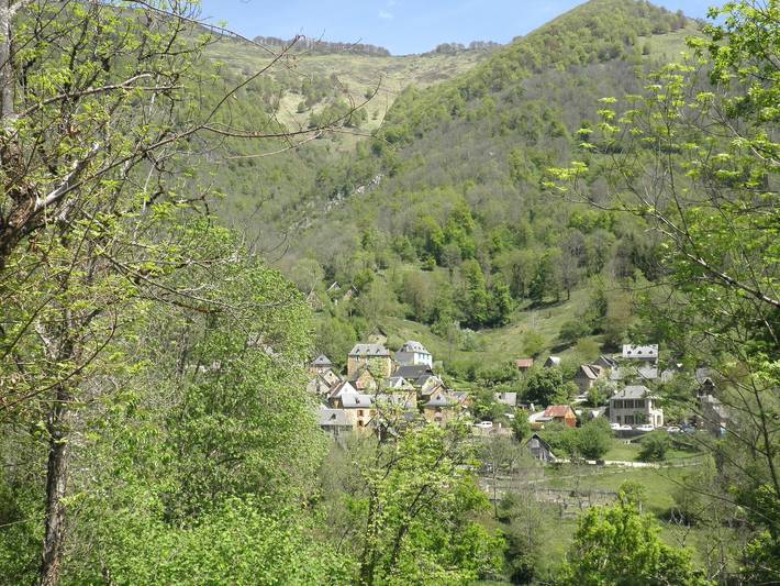 Gite Andourra 3 stars with Ac - garden surrounded by forest, mountain view, peaceful, hiking in Bonac-Irazein, Parc naturel régional des Pyrénées ariégeoises