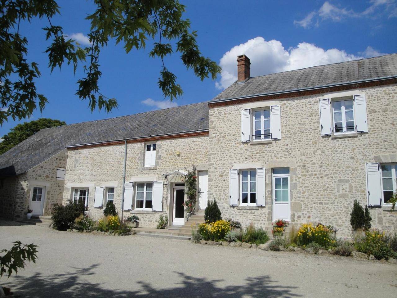 Double Room with Private Bathroom in Donnery, Vallée de la Loire