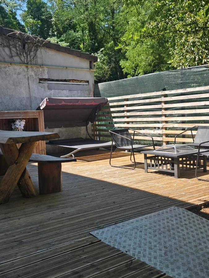 Gîte pour 10 personnes, avec Terrasse et Piscine à Le Breuil - 2