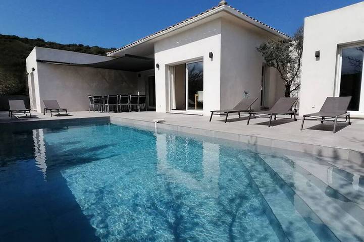 Location de vacances pour 10 personnes, avec jardin à Olmeta-di-Tuda