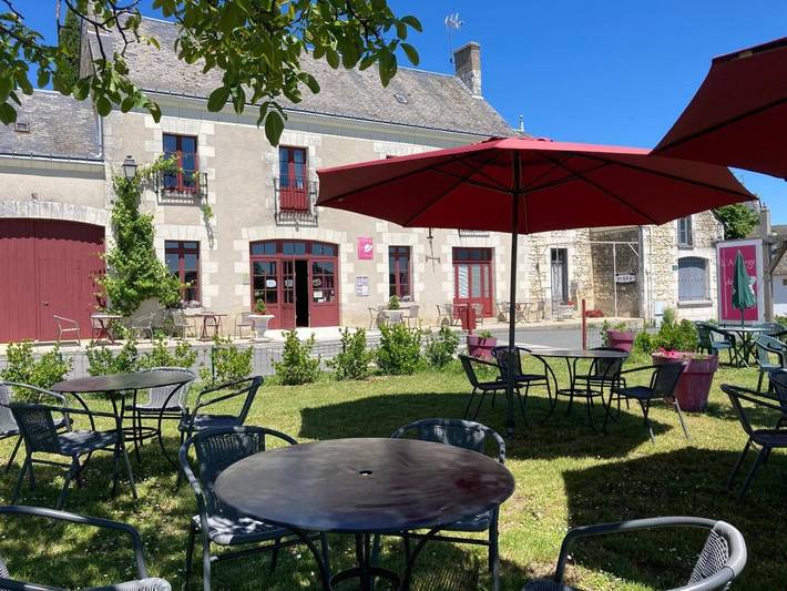 Gîte pour 4 personnes, avec Terrasse et Jardin ainsi que Piscine et Vue à Crissay-sur-Manse