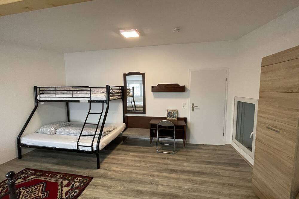 Ganze Wohnung, 8P-Modern und neu renovierte geräumige Wohnung auf zwei Ebenen in Feldkirch (Deutschland), Hartheim