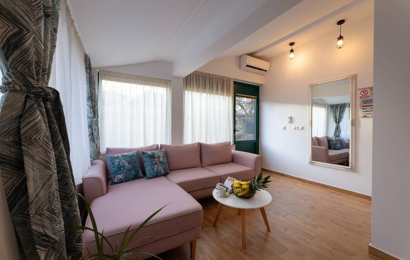 Ferienhaus für 4 Personen mit Terrasse in Kastel Novi, Kaštela
