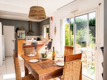 Location De Vacances pour 8 Personnes dans Plomeur, Région de Quimper, Photo 2