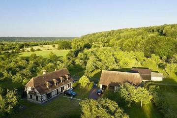 Gîte pour 14 personnes, avec jardin à Conteville
