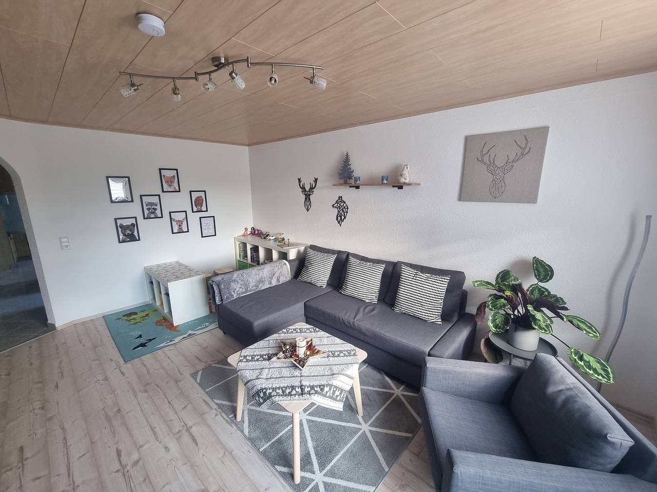 Ganze Wohnung, Ferienwohnung "Biosphärenblick" mit Privatterrasse, Gemeinschaftsgarten und Wlan in Münsingen, Neckar-Alb