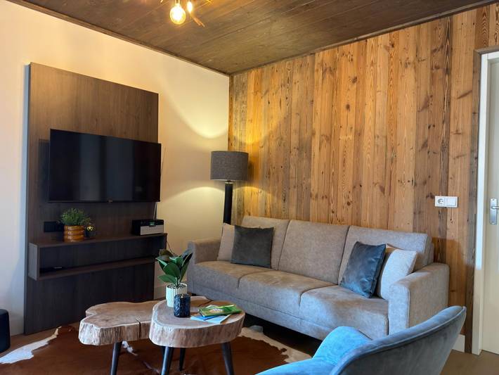 Ganze Wohnung, Stilvolles Apartment mit Bergblick an einem See in Afritz am See, Villach-Land