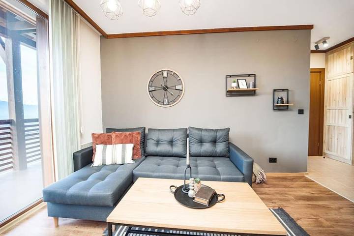 Apartamento para 4 personas, con jardín además de vistas y terraza en Región de Bansko
