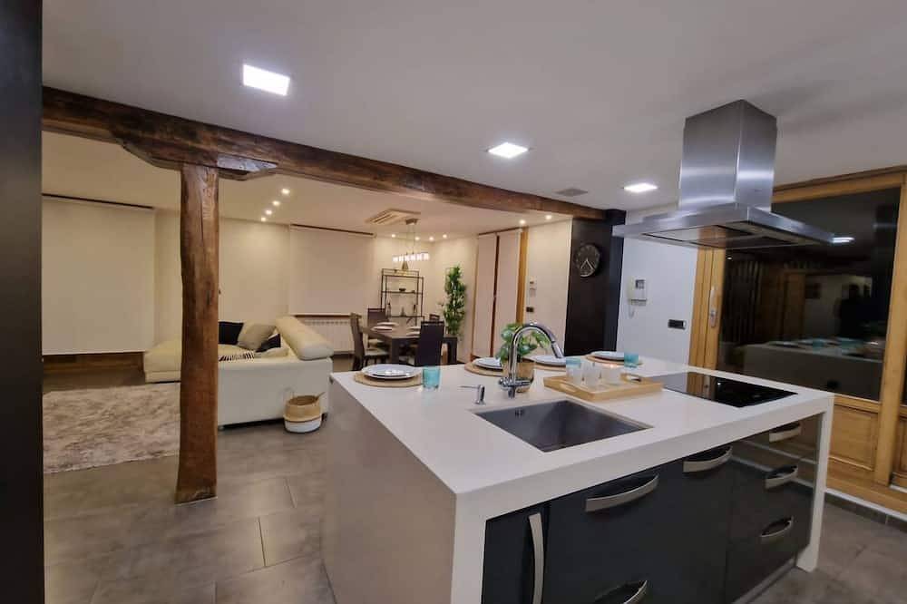 Apartamento entero, Gran alojamiento en la costa del país vasco, con capacidad para 8 o 10 personas in Ondárroa, Costa Vasca