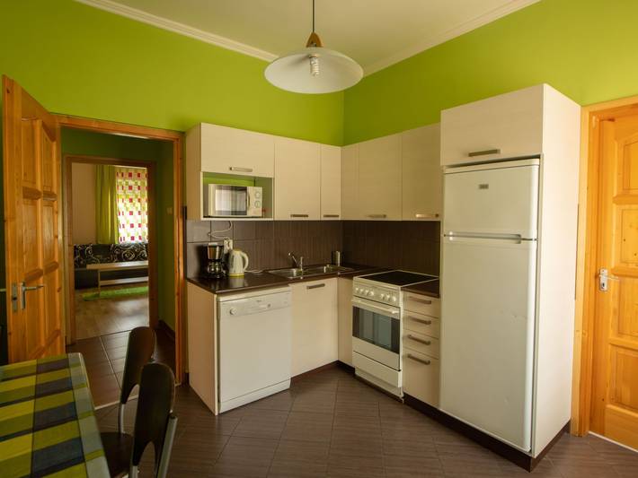 Ferienhaus für 7 Personen, mit Terrasse und Pool sowie Garten in Siofok - 4