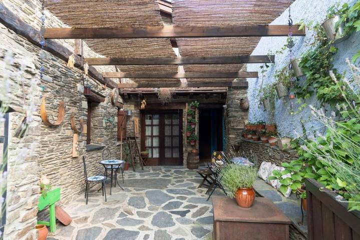 Maison de campagne pour 2 personnes, avec jardin et vue à Rialp - 2