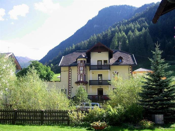 Doppelzimmer Kategorie 2 in Vals, Zillertaler Alpen