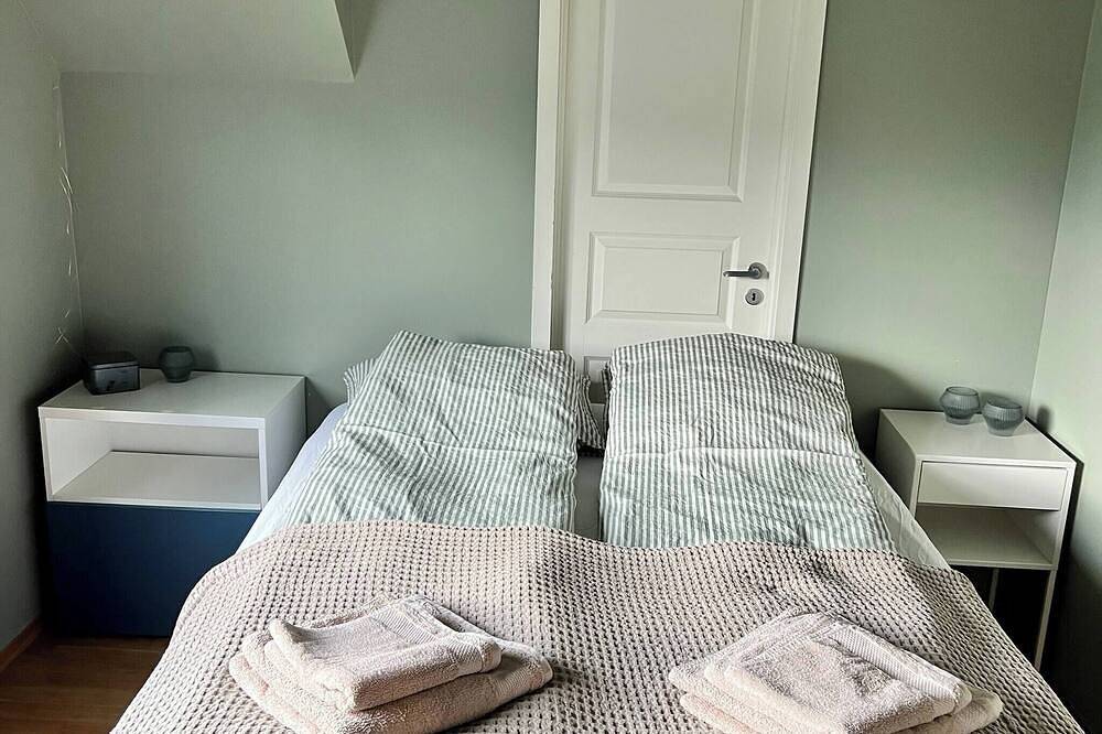 Ganze Wohnung, Apartment mit 2 Schlafzimmern und Dachboden in Ålesund