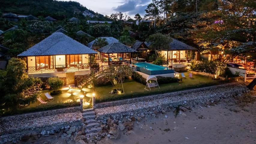 Villa pour 6 personnes, avec sauna et piscine ainsi que jardin et vue