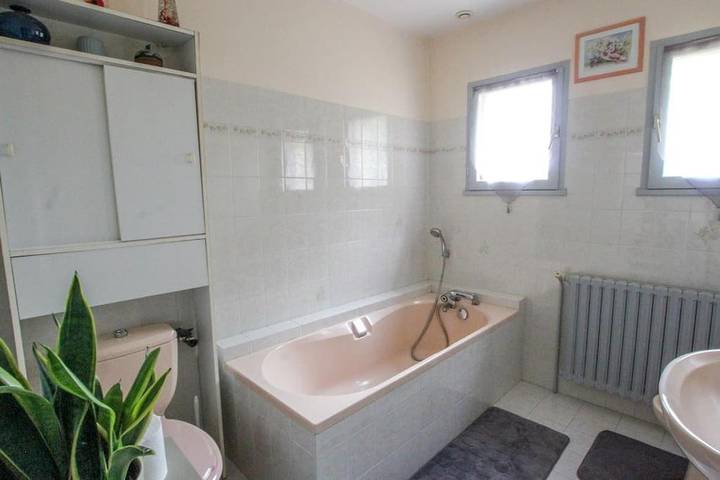 Location de vacances pour 6 personnes, avec piscine ainsi que balcon et jardin à Allas-les-Mines - 3