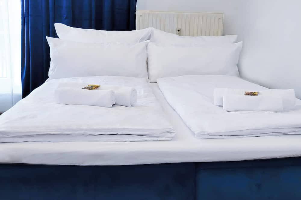 Ganze Wohnung, Terrasse - Parkplatz - Tv im Boxspringbett - Küche in Jena, Saaleland