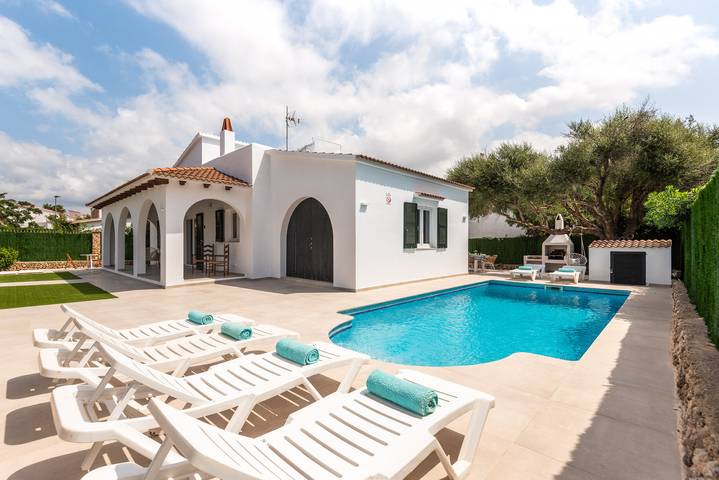 Location de vacances pour 6 personnes, avec terrasse et jardin à Cala en Bosc - 2