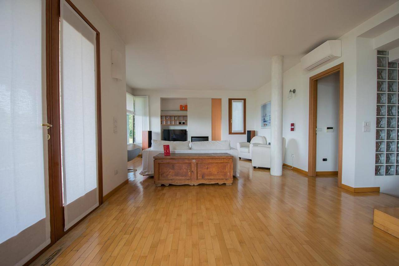 Villa with Private Pool in Manerba del Garda, Prealpi Gardesane
