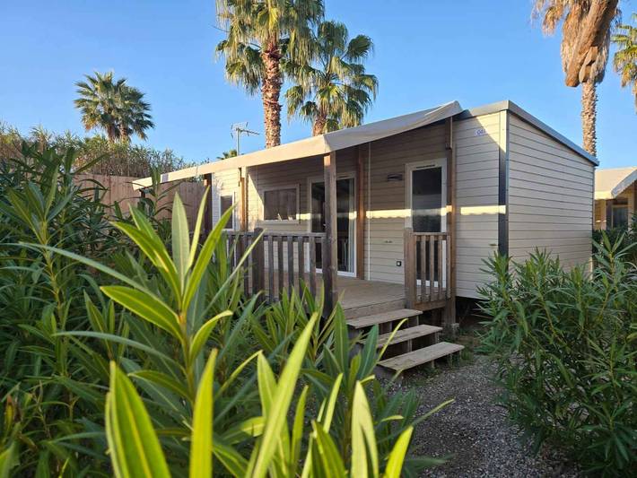 Bungalow für 4 Personen, mit Kinderpool und Pool sowie Terrasse in Agde