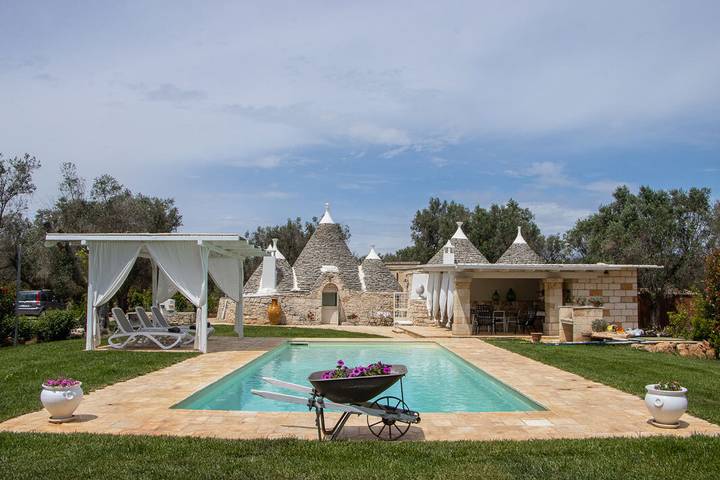 Trullo für 8 Personen, mit Pool