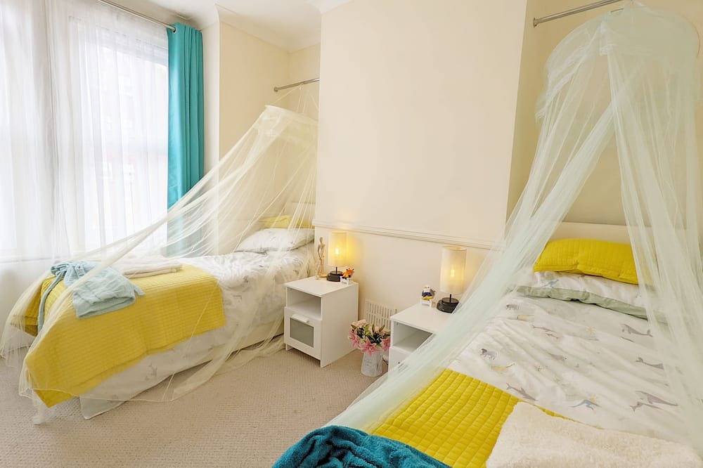 No. Five - Worthing  - sleeps 6 guests  in 2 bedrooms in Worthing, West Sussex