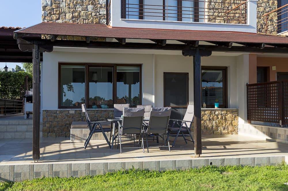 Villa Kristin 2 - Great Location, Sea Views, Bbq in Nikiti, Sithonia Peninsula