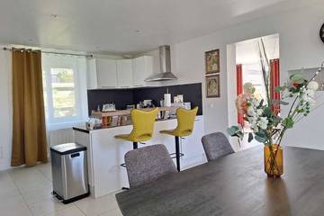 Gîte pour 10 personnes, avec jardin à La Grande-Paroisse