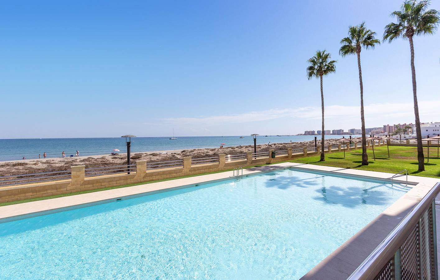 Entire holiday apartment, Sea View Apartment with Garage & Terrace, 2km to Playa del Pudrimel in Los Miradores del Puerto, San Javier