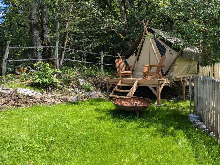 Tente pour 2 personnes, avec jardin ainsi que vue et vue sur le lac dans Auvergne-Rhône-Alpes - 2