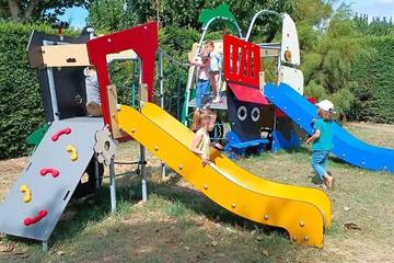 Camping pour 6 Personnes dans La Tranche-sur-Mer, Vendée, Photo 3