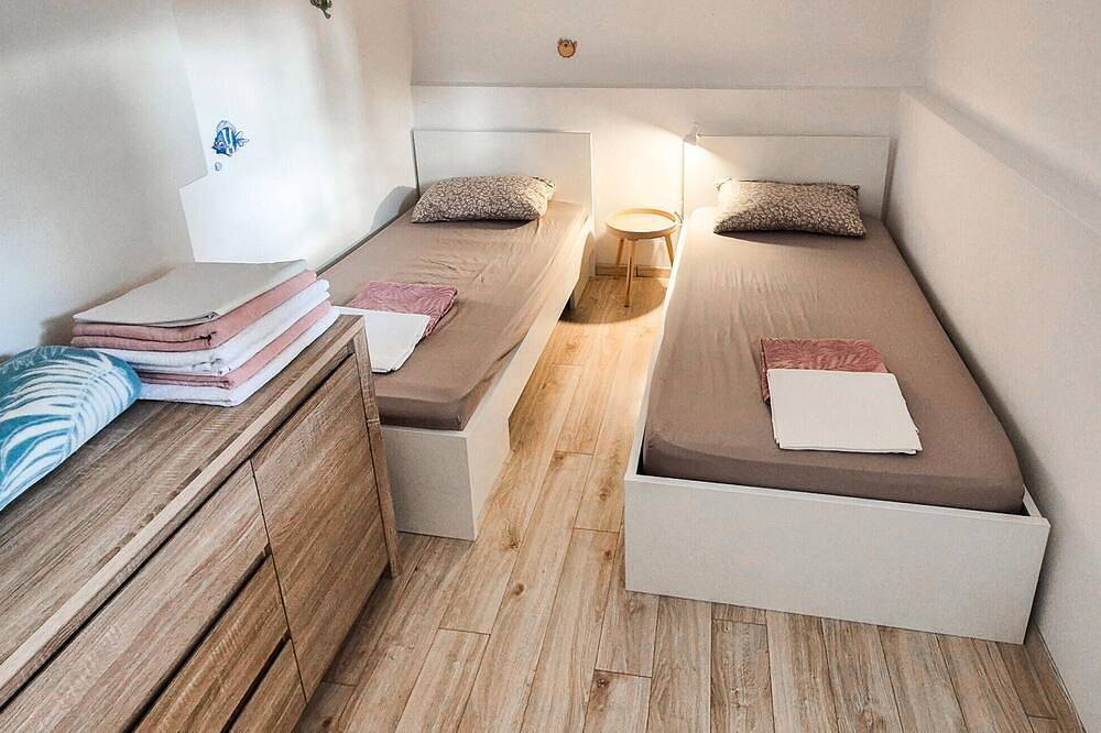 Ganze Wohnung, Pet friendly apartment in Zaboric with Wifi in Žaborić, Šibenik-Knin