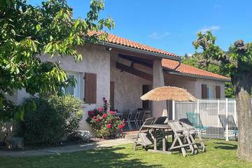 Gîte pour 6 personnes, avec jacuzzi et jardin à Mercurol