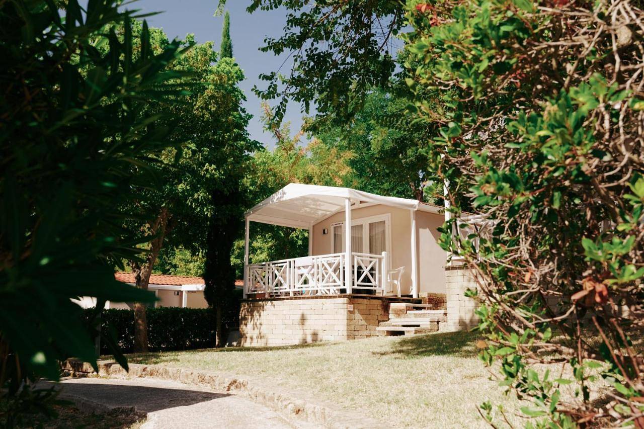 Green Garden Village con piscina, spiaggia riservata e parcheggio in Sirolo, Riviera del Conero