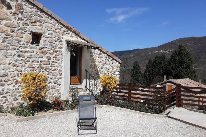 Location de vacances pour 2 personnes à Saint-Julien-du-Gua - 3