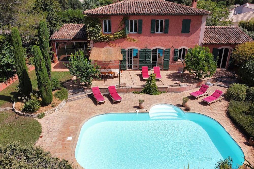 Luxury villa in South of France with private pool and air conditioning in Roquefort-les-Pins, Côte méditerranéenne (France)