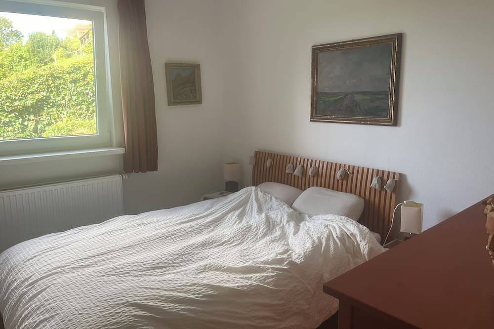 Sehr ruhig gelegenes Ferienhaus mit großem Garten direkt an der Weser in Achim, Landkreis Verden