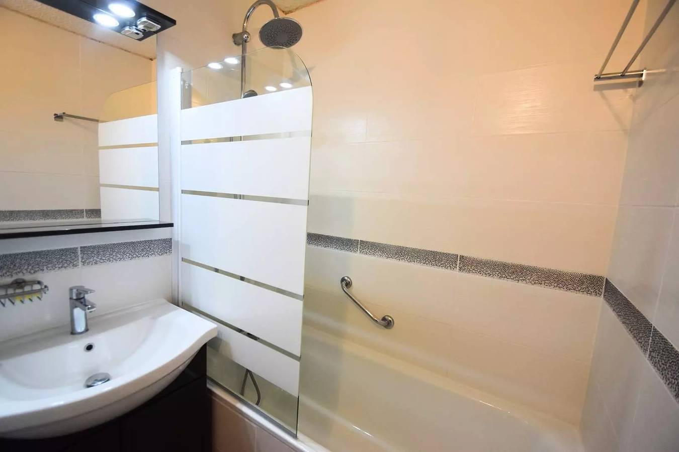 Apartamento entero, 2 estancias 4 pers - Los Gentians - Villages Plain - Clase 3*- Wifi in Plagne Villages, La Plagne-Tarentaise