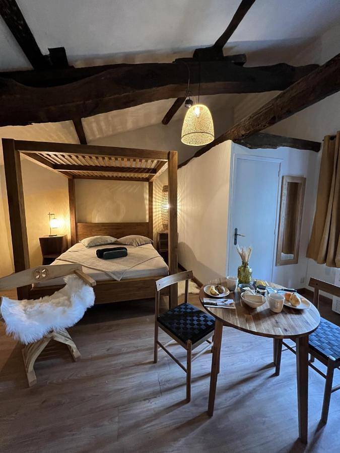 Location de vacances pour 4 personnes, avec piscine et terrasse à Vicq - 3