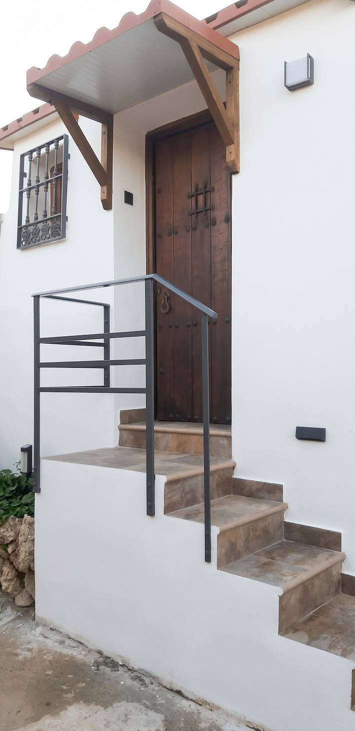 Entire studio, Charming Studio in Riogordo - 18 m² - Sunny Terrace in Riogordo, Málaga Province