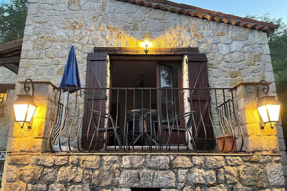 Stone house: garden & mountain view in Cipières, Region de Cannes