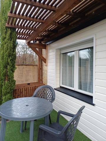 Gîte pour 2 personnes, avec terrasse à Prignac-et-Marcamps