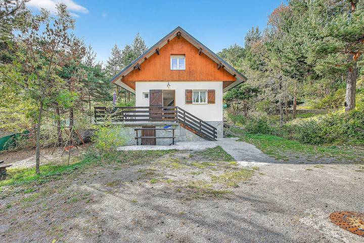 Ferienhaus für 8 Personen, mit Garten in Alpes-de-Haute-Provence