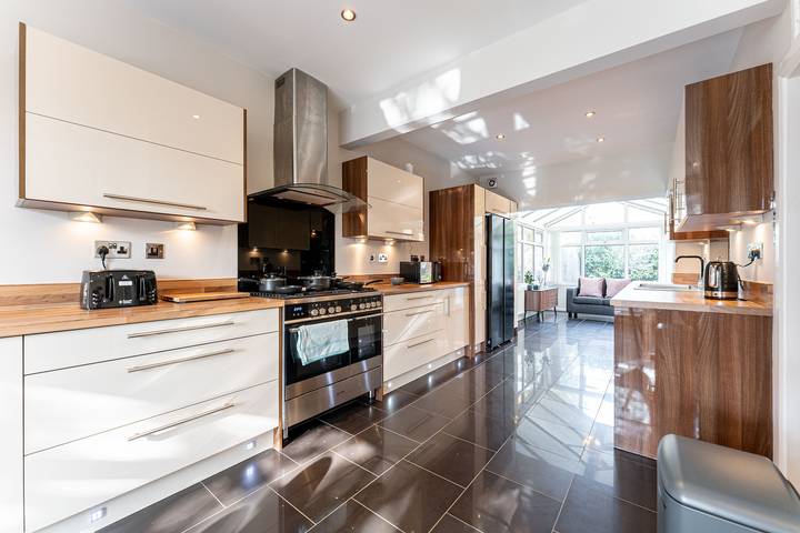 Gated Retreat, Parking, Near Stadium & University in Birmingham, Région de Birmingham