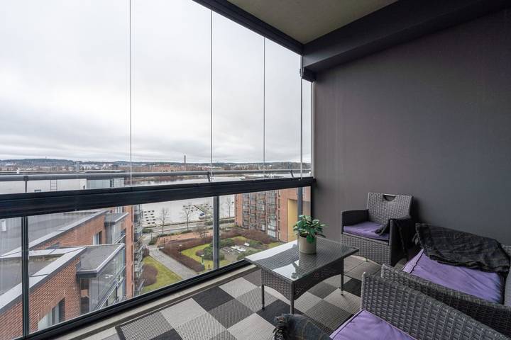 Ganze Wohnung, Bright 7th floor Studio next to Lake Pyhäjärvi | "Rooftop" in Pirkanmaa