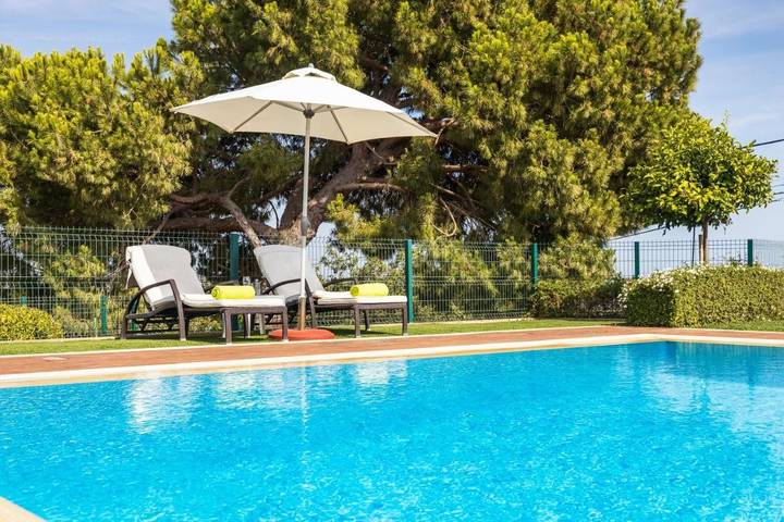 Location de vacances pour 2 personnes, avec vue et jardin ainsi que terrasse et piscine dans Alcantarilha - 4