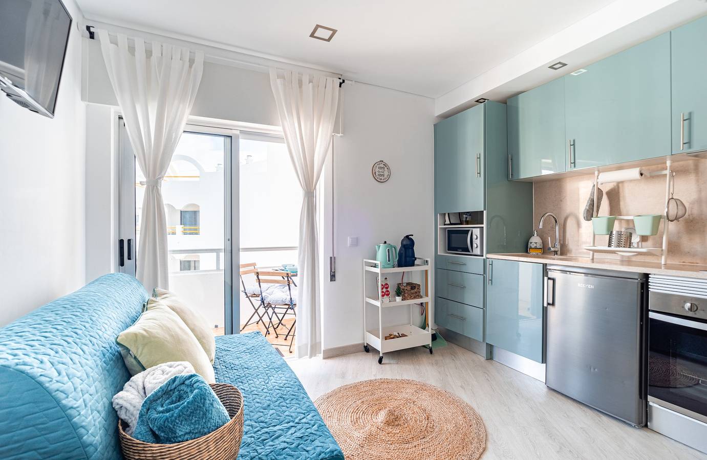 Ganze Wohnung, Apartment 'Tiny Dream' mit Bergblick, Gemeinschaftspool und Wlan in Praia da Rocha, Portimão